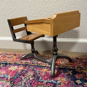 American Girl Molly’s desk